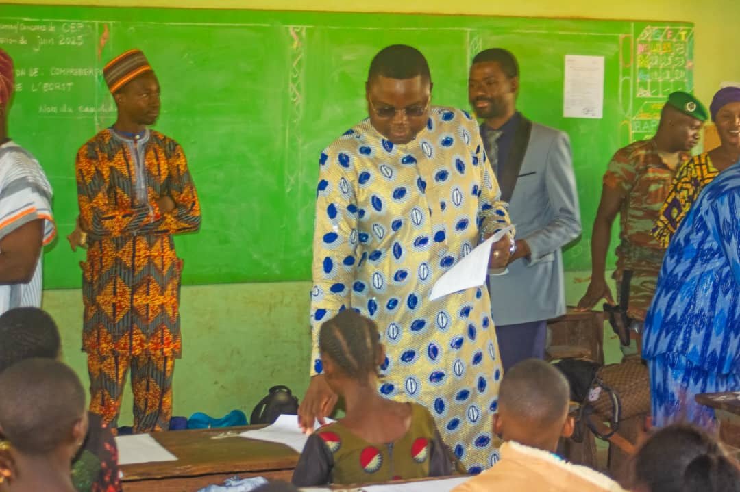 4412 CANDIDATS PLANCHENT POUR LE COMPTE DE L’EXAMEN DU CEP A BANIKOARA